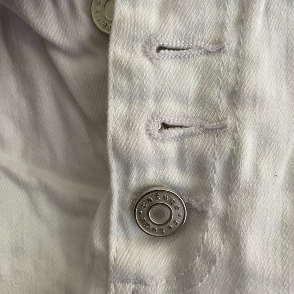 White distressed jean shorts! - Picture 5 of 5